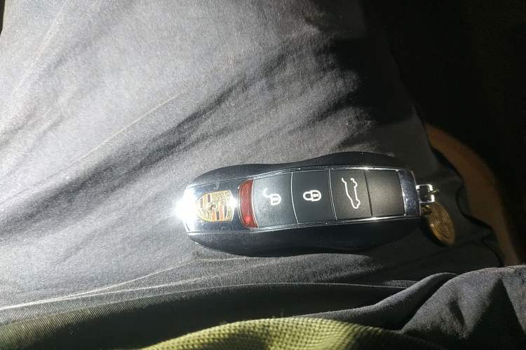 Used Porsche Cayenne 2011 Cayenne 3.0T Vehicle Key