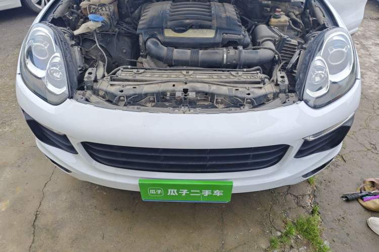 Used Porsche Cayenne  Engine Bay