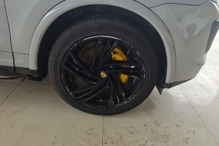 Used Porsche Cayenne 2011 Cayenne 3.0T Right Front Wheel Hub