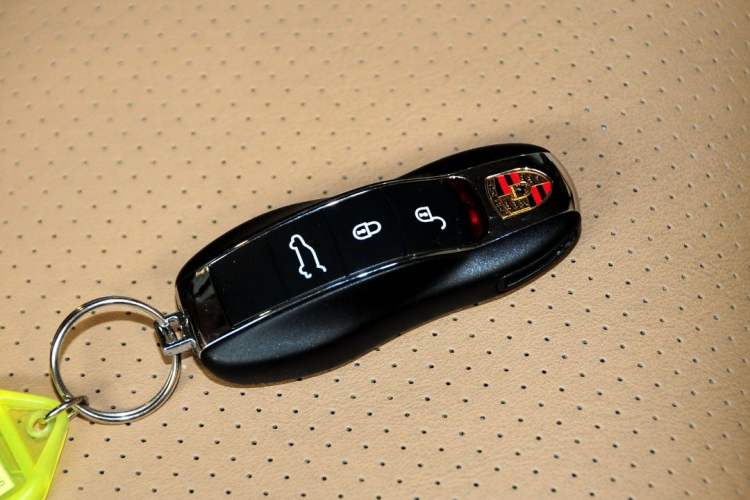 Used Porsche Cayenne 2011 Cayenne 3.0T Vehicle Key