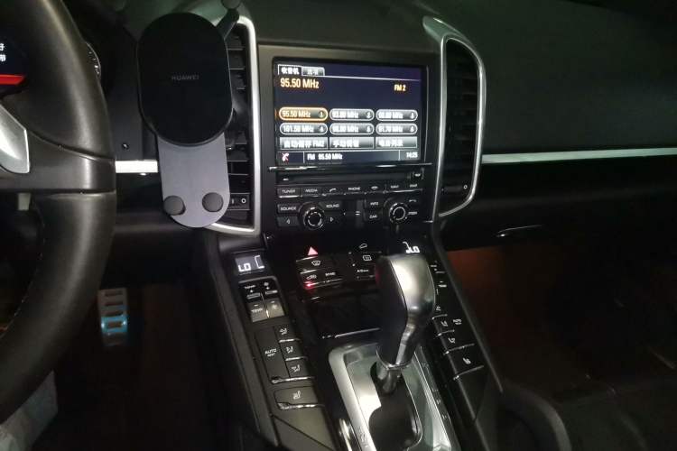 Used Porsche Cayenne 2011 Cayenne 3.0T Audio And AC Panel