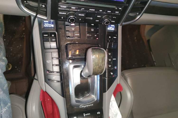 Used Porsche Cayenne 2011 Cayenne 3.0T Audio And AC Panel