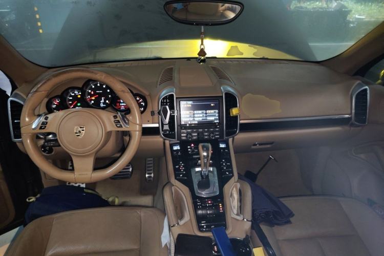 Used Porsche Cayenne 2011 Cayenne 3.0T Center Console