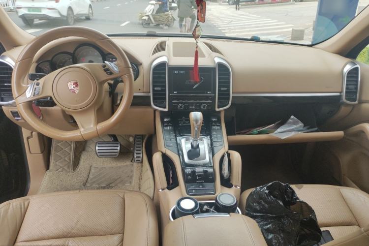 Used Porsche Cayenne 2011 Cayenne S 4.8L Center Console