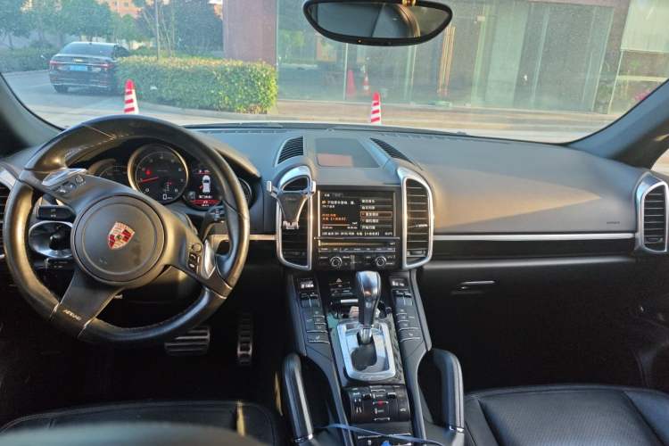 Used Porsche Cayenne 2011 Cayenne 3.0T Center Console