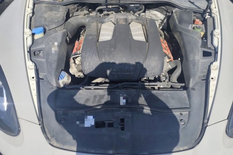 Used Porsche Cayenne 2011 Cayenne 3.0T Engine Bay