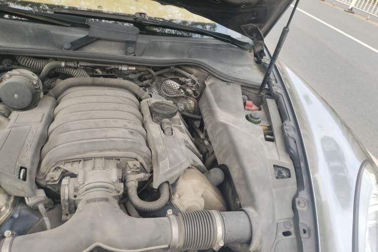 Used Porsche Cayenne 2011 Cayenne S 4.8L Engine Bay Left