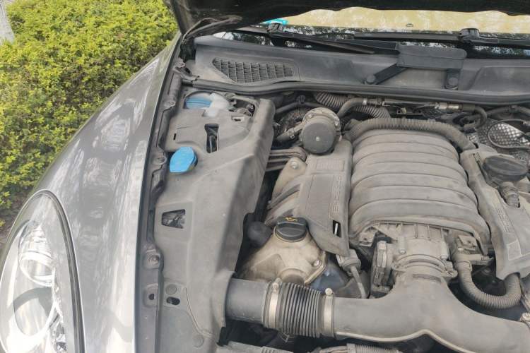 Used Porsche Cayenne 2011 Cayenne S 4.8L Engine Bay Right