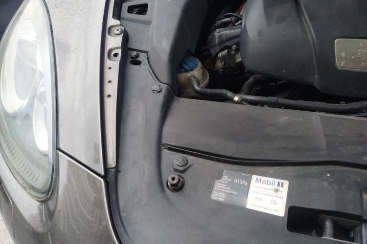 Used Porsche Cayenne 2011 Cayenne S Hybrid 3.0T Engine Bay Right