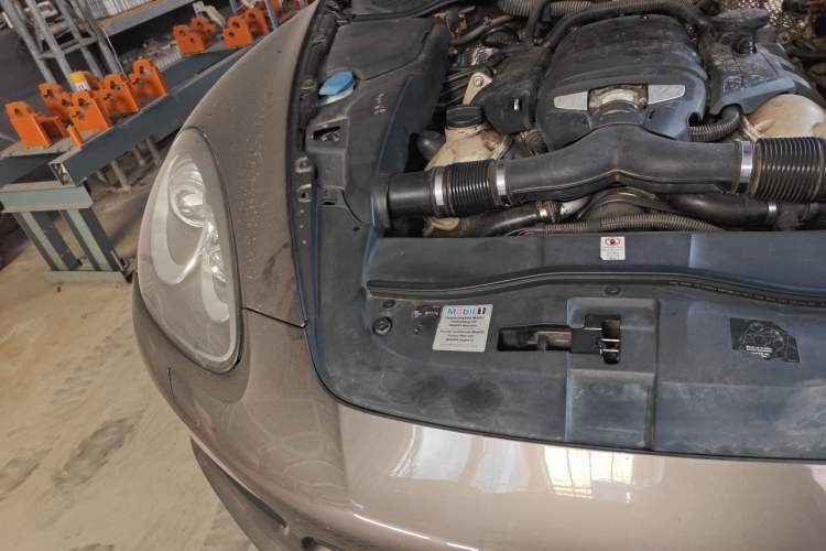 Used Porsche Cayenne 2011 Cayenne S 4.8L Engine Bay Right