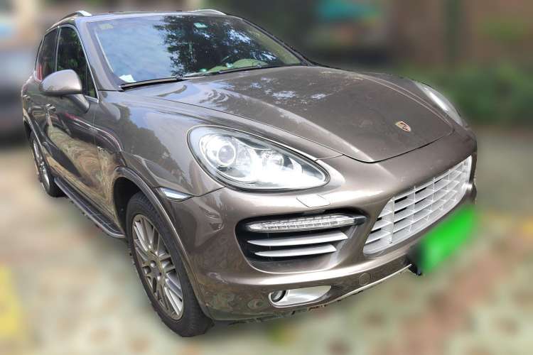 Used Porsche Cayenne 2011 Cayenne S Hybrid 3.0T Front Right 45 Deg