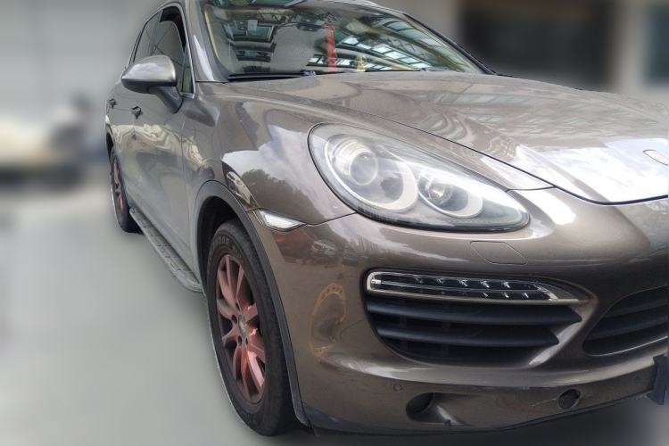 Used Porsche Cayenne 2011 Cayenne S Hybrid 3.0T Front Right 45 Deg