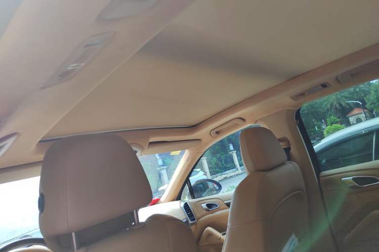 Used Porsche Cayenne 2011 Cayenne S Hybrid 3.0T Headliner