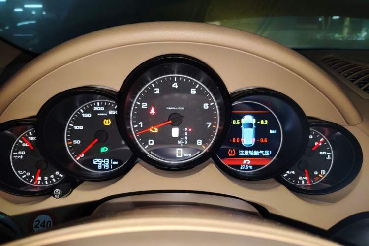Used Porsche Cayenne 2011 Cayenne 3.0T Instrument Cluster