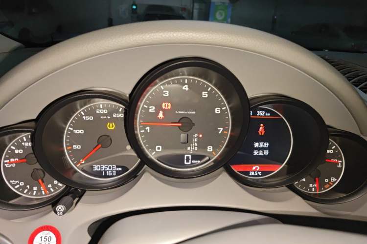 Used Porsche Cayenne 2011 Cayenne 3.0T Instrument Cluster