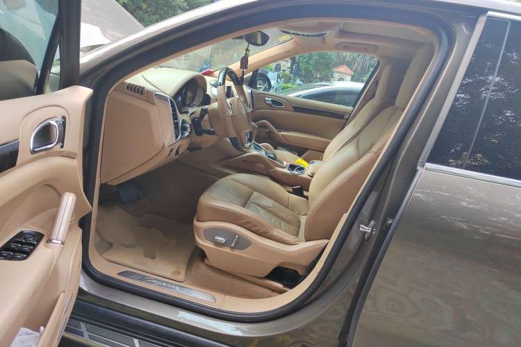 Used Porsche Cayenne 2011 Cayenne S Hybrid 3.0T Left Front Seat