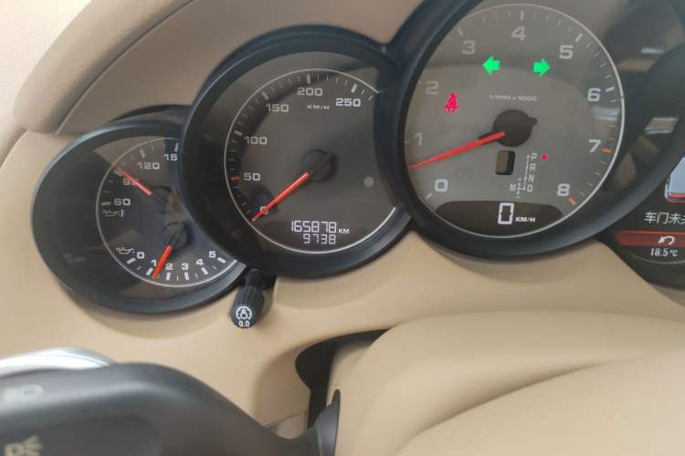 Used Porsche Cayenne 2011 Cayenne S 4.8L Odometer Close Up