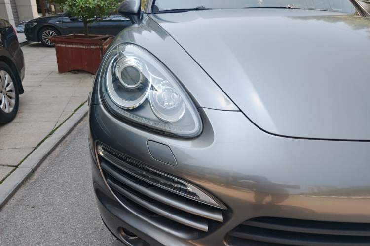 Used Porsche Cayenne 2011 Cayenne 3.0T Right Front Headlight