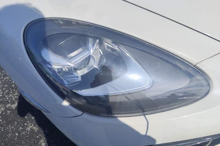 Used Porsche Cayenne 2011 Cayenne 3.0T Right Front Headlight