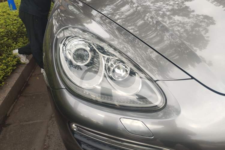 Used Porsche Cayenne 2011 Cayenne S 4.8L Right Front Headlight