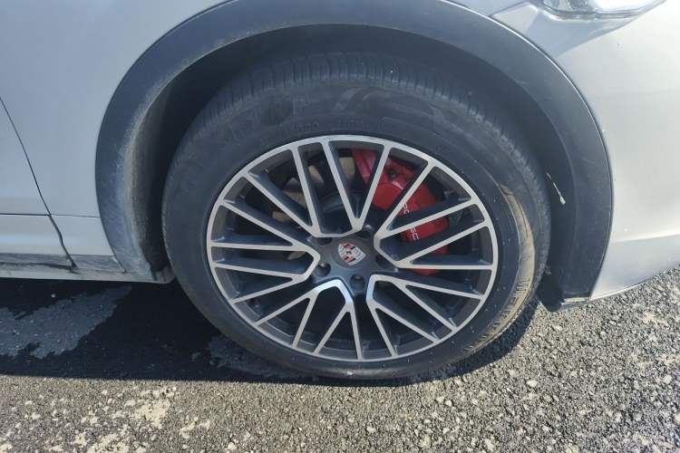Used Porsche Cayenne 2011 Cayenne 3.0T Right Front Wheel Hub