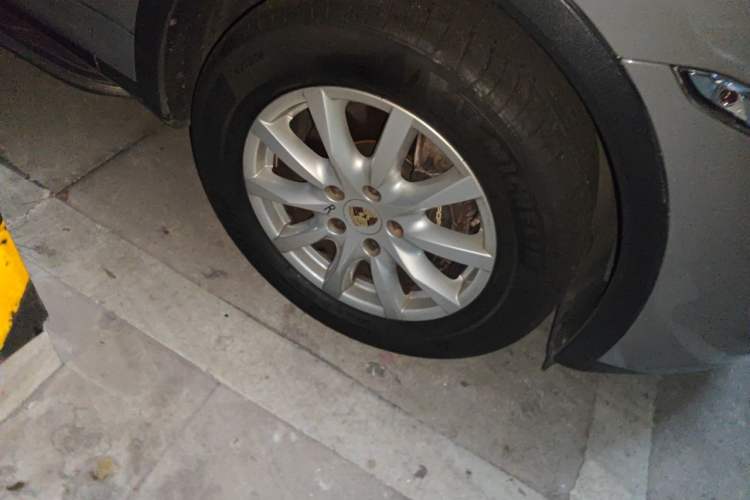 Used Porsche Cayenne 2011 Cayenne 3.0T Right Front Wheel Hub