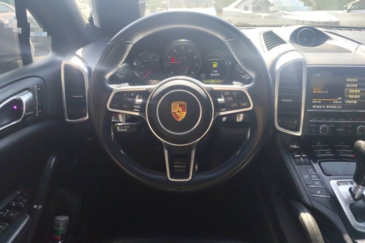 Used Porsche Cayenne 2011 Cayenne 3.0T Steering Wheel