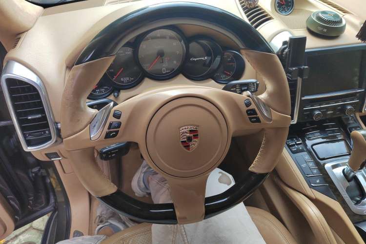 Used Porsche Cayenne 2011 Cayenne S Hybrid 3.0T Steering Wheel