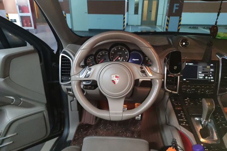 Used Porsche Cayenne 2011 Cayenne 3.0T Steering Wheel