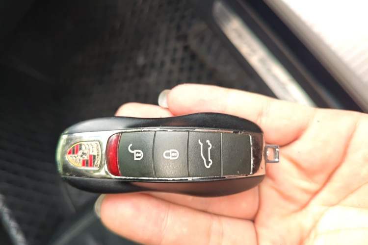Used Porsche Cayenne 2011 Cayenne 3.0T Vehicle Key