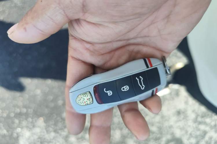 Used Porsche Cayenne 2011 Cayenne 3.0T Vehicle Key
