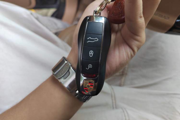 Used Porsche Cayenne 2011 Cayenne S Hybrid 3.0T Vehicle Key