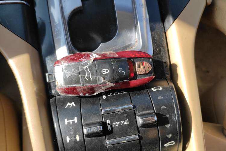 Used Porsche Cayenne 2011 Cayenne 3.0T Vehicle Key