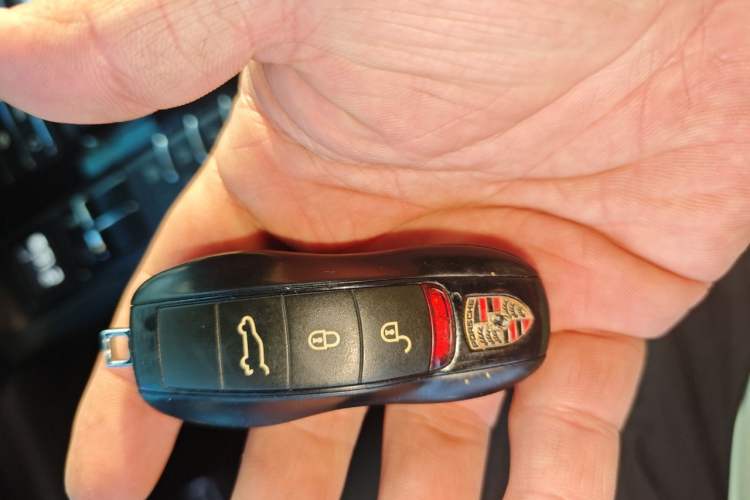 Used Porsche Cayenne 2011 Cayenne 3.0T Vehicle Key