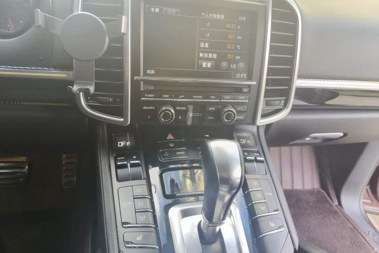 Used Porsche Cayenne 2011 Cayenne 3.0T Audio And AC Panel
