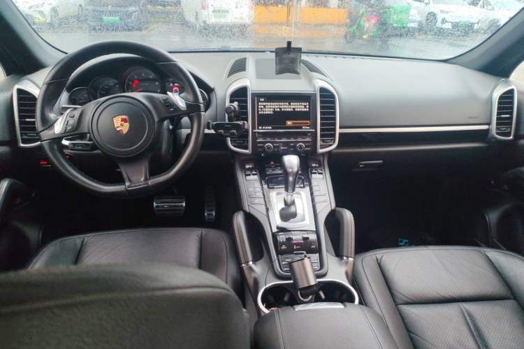 Used Porsche Cayenne 2011 Cayenne 3.0T Center Console