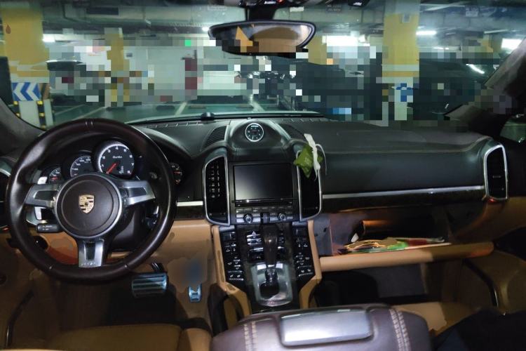 Used Porsche Cayenne 2011 Cayenne Turbo 4.8T Center Console