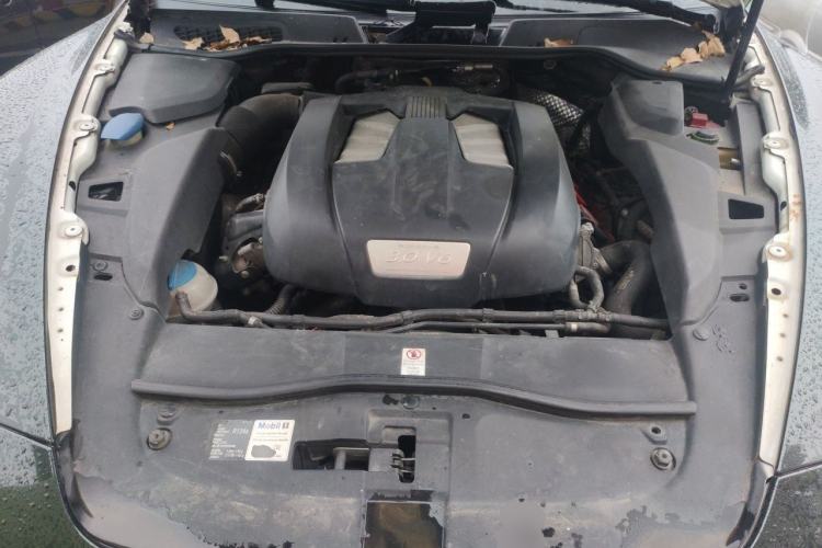 Used Porsche Cayenne 2011 Cayenne 3.0T Engine Bay