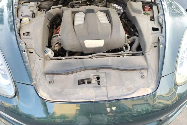 Used Porsche Cayenne 2011 Cayenne 3.0T Engine Bay