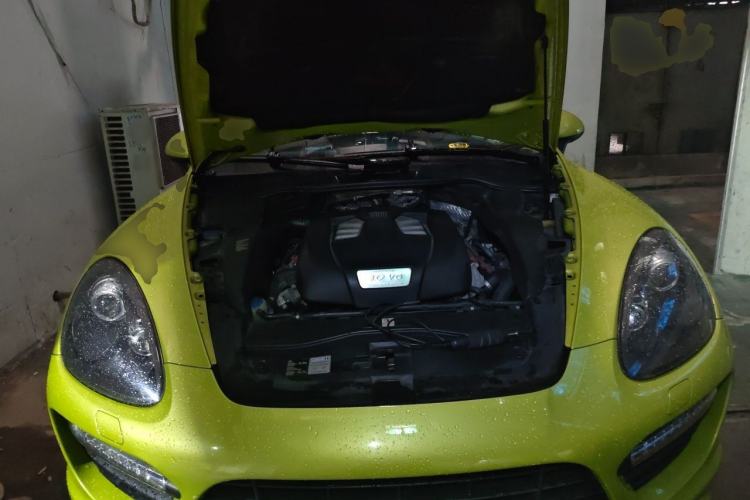 Used Porsche Cayenne 2011 Cayenne 3.0T Engine Bay