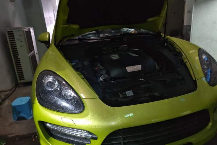 Used Porsche Cayenne 2011 Cayenne 3.0T Engine Bay Right