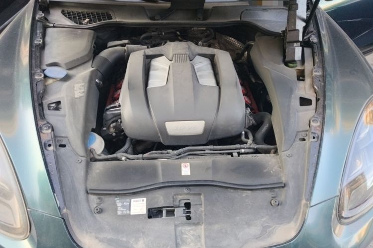 Used Porsche Cayenne 2011 Cayenne 3.0T Engine Bay