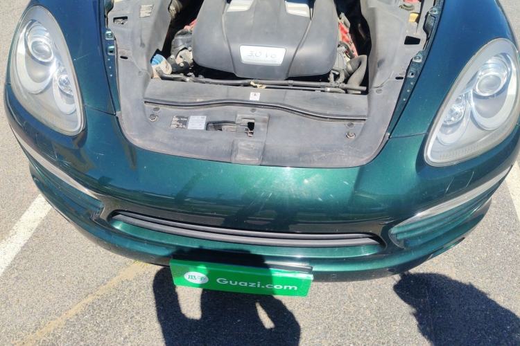 Used Porsche Cayenne 2011 Cayenne 3.0T Engine Bay