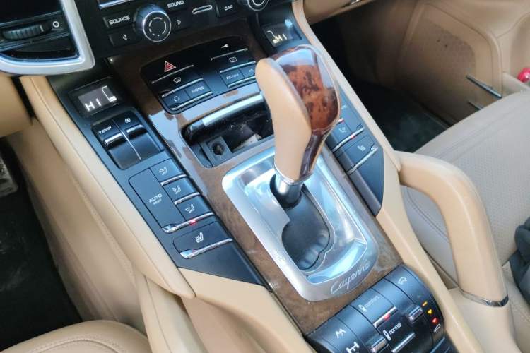 Used Porsche Cayenne 2011 Cayenne 3.0T Gear Lever