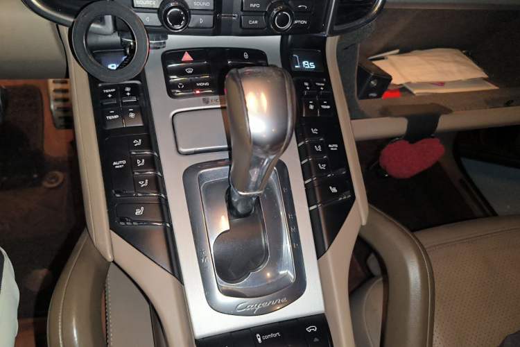 Used Porsche Cayenne 2011 Cayenne Turbo 4.8T Gear Lever