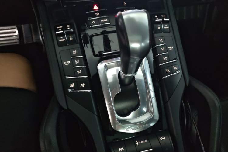 Used Porsche Cayenne 2011 Cayenne 3.0T Gear Lever