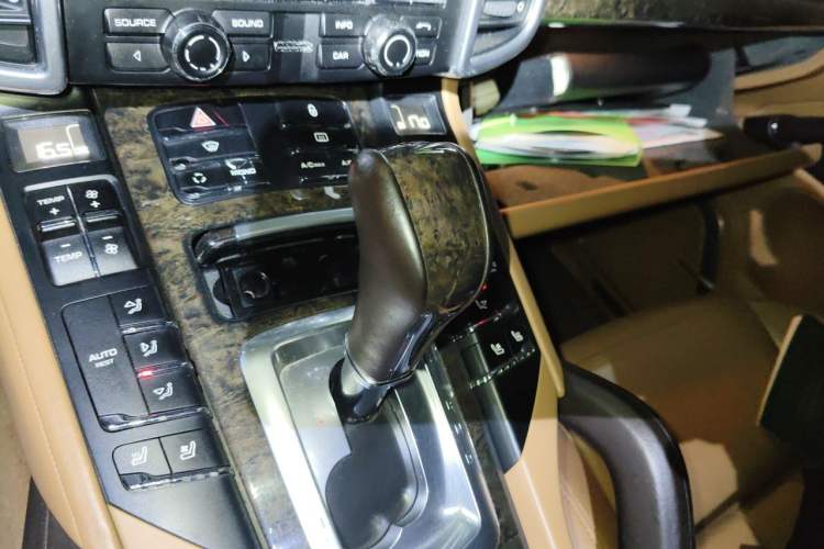 Used Porsche Cayenne 2011 Cayenne Turbo 4.8T Gear Lever