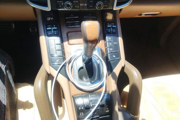 Used Porsche Cayenne 2011 Cayenne 3.0T Gear Lever