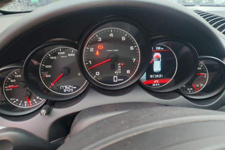 Used Porsche Cayenne 2011 Cayenne 3.0T Instrument Cluster
