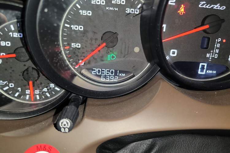 Used Porsche Cayenne 2011 Cayenne Turbo 4.8T Odometer Close Up